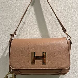 Elegant Tan Leather Shoulder Bag